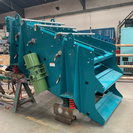 Vibratory screen